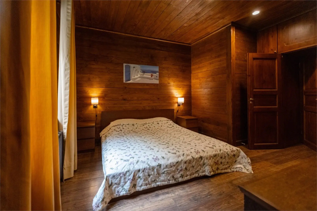 No. 7 Elisey with Siberian Bath Tub and Sauna Sextuple Chalet
