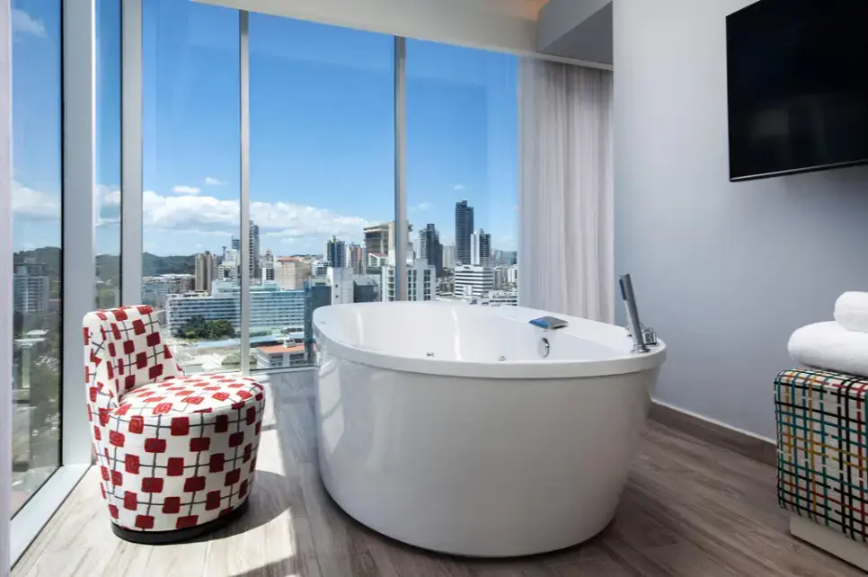 Supreme Double Suite with city view (full double bed)