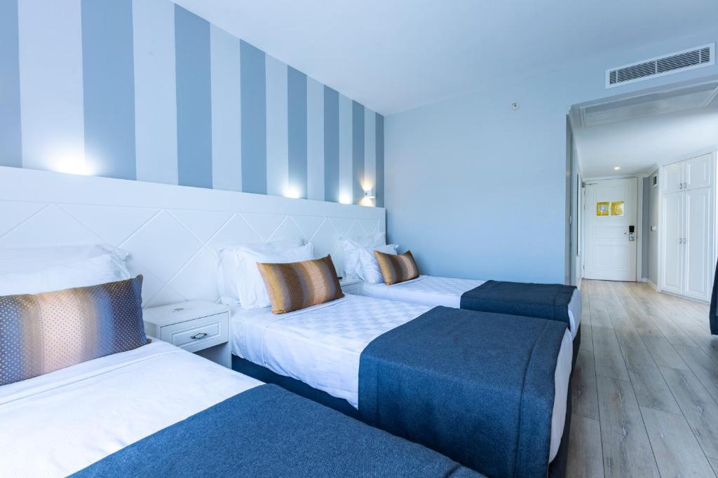 Standard room with balcony