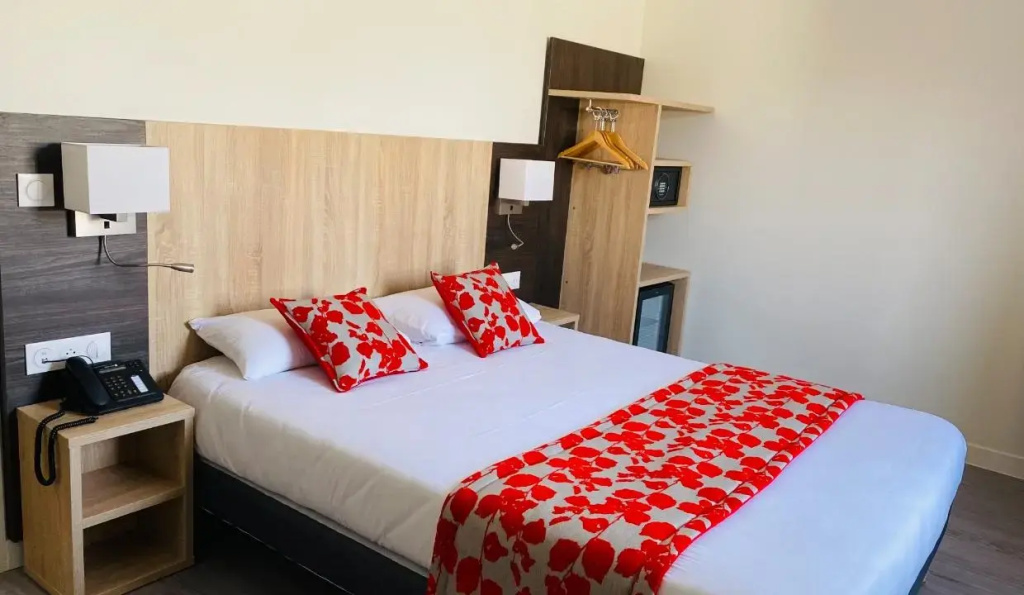 Superior Double room (full double bed)
