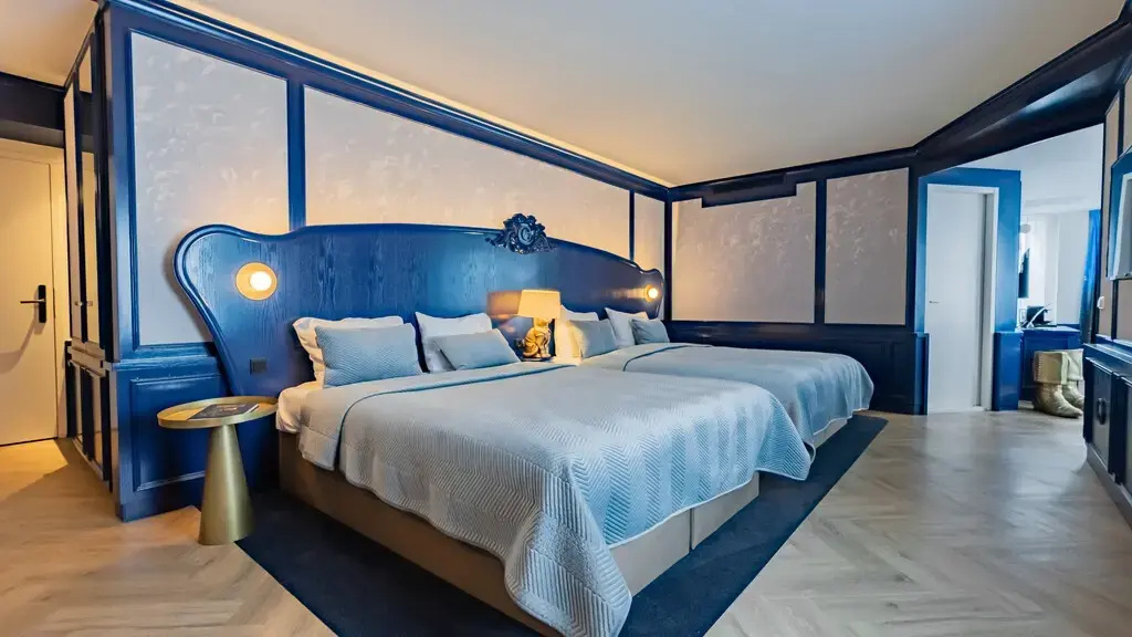 Quintuple Suite