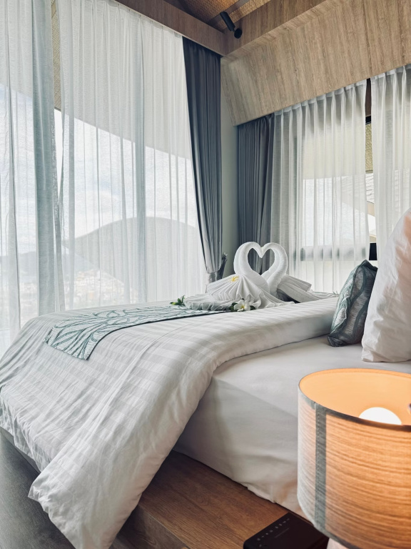 Double Cottage Suite with sea view full double bed