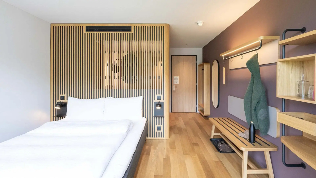 S Double room full double bed
