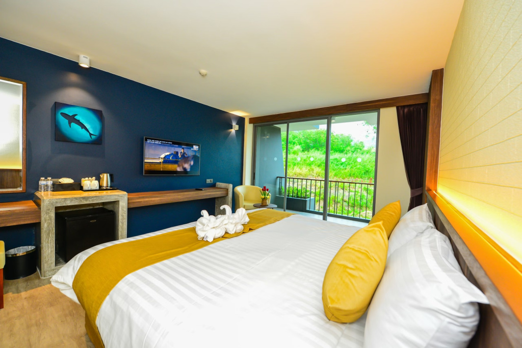 Deluxe Double room (full double bed)