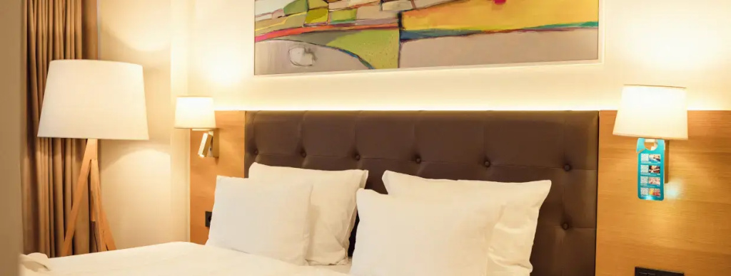 Double Terrace Suite (full double bed)