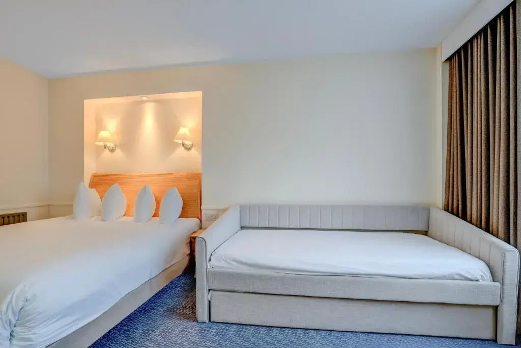 Sunday London Staines-upon-Thames Heathrow T5 - Chambres