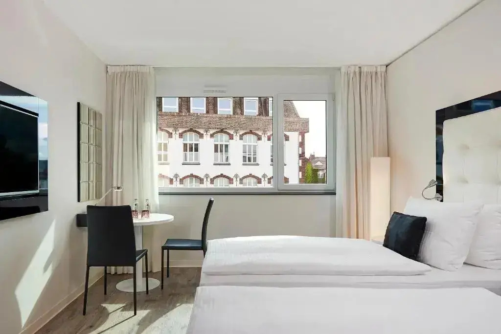 The INNSiDE Double room (twin beds)