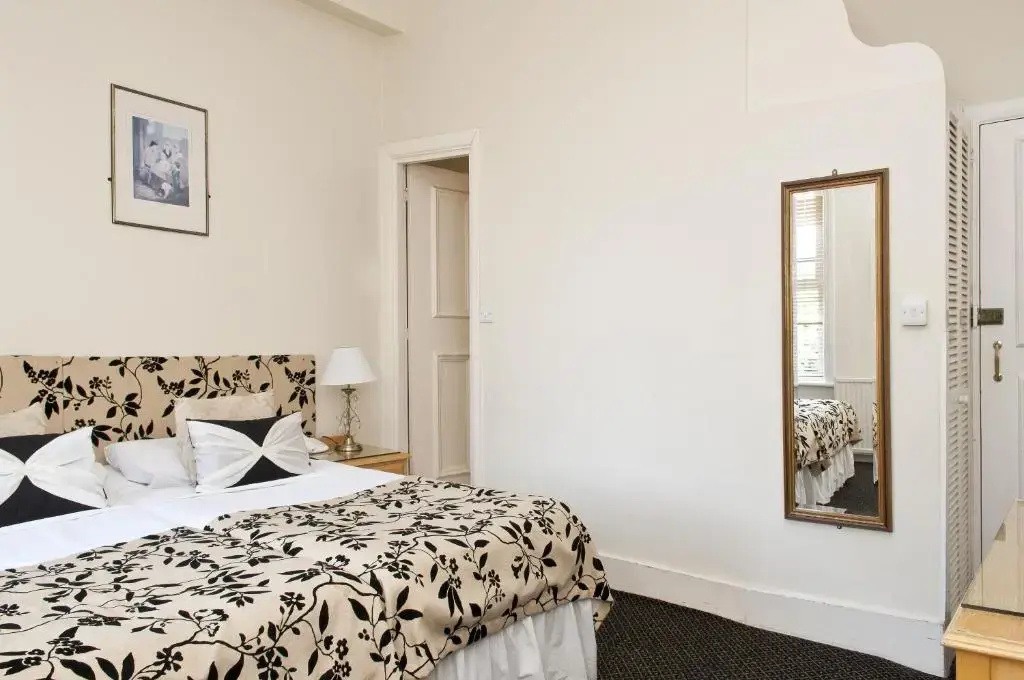 Double room (twin beds)