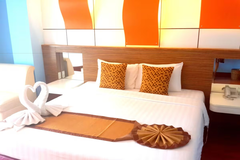 Deluxe Double room (full double bed)