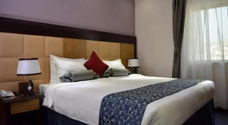 Deluxe Double Suite full double bed