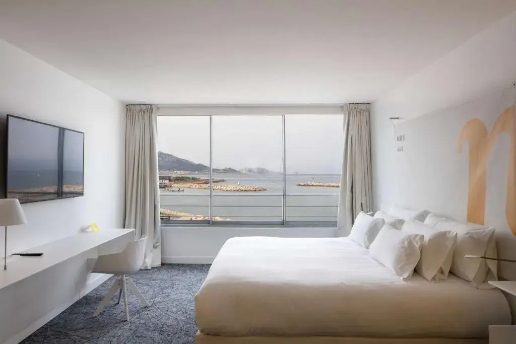 Double Nhow room with sea view (full double bed)