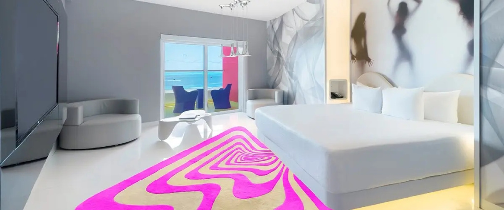 Lush Tower Double Suite oceanfront (full double bed)