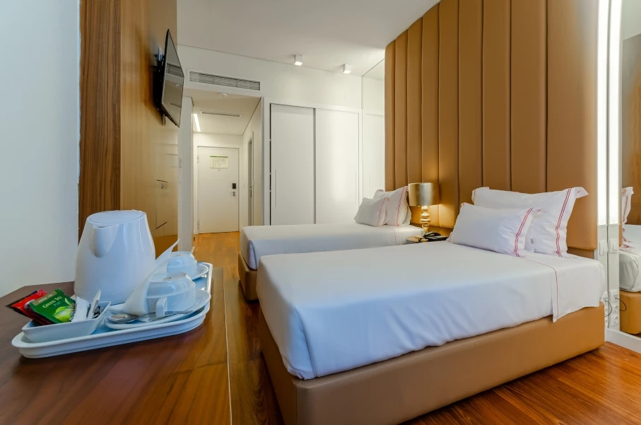 Family Double room with city view (twin beds)
