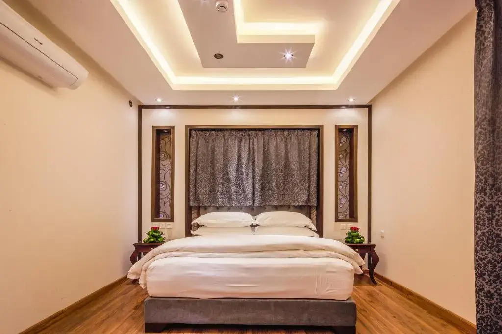 Superior Double Suite (full double bed)