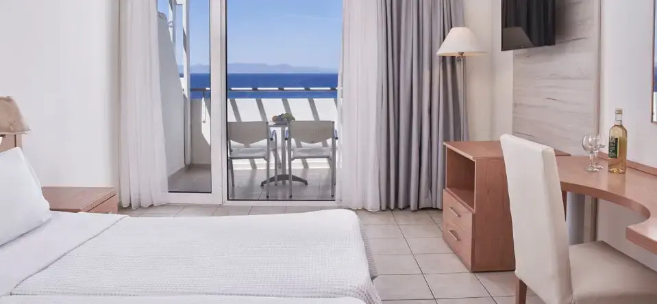 Classic Double room with sea view (full double bed)
