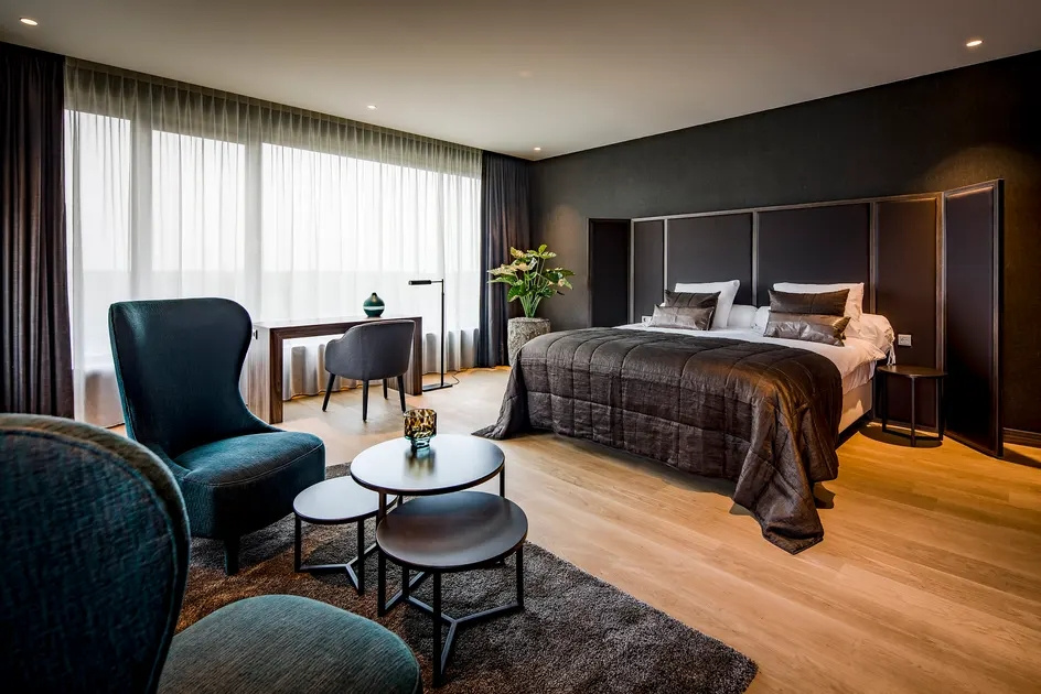 Present Double Suite (full double bed)