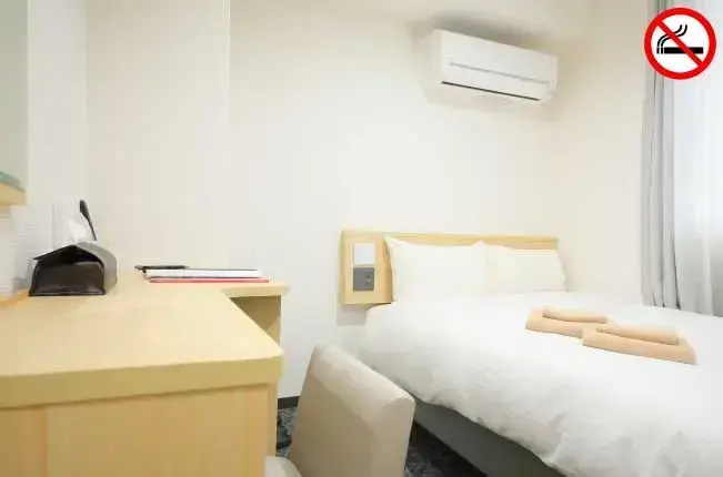 Small Double room (full double bed)