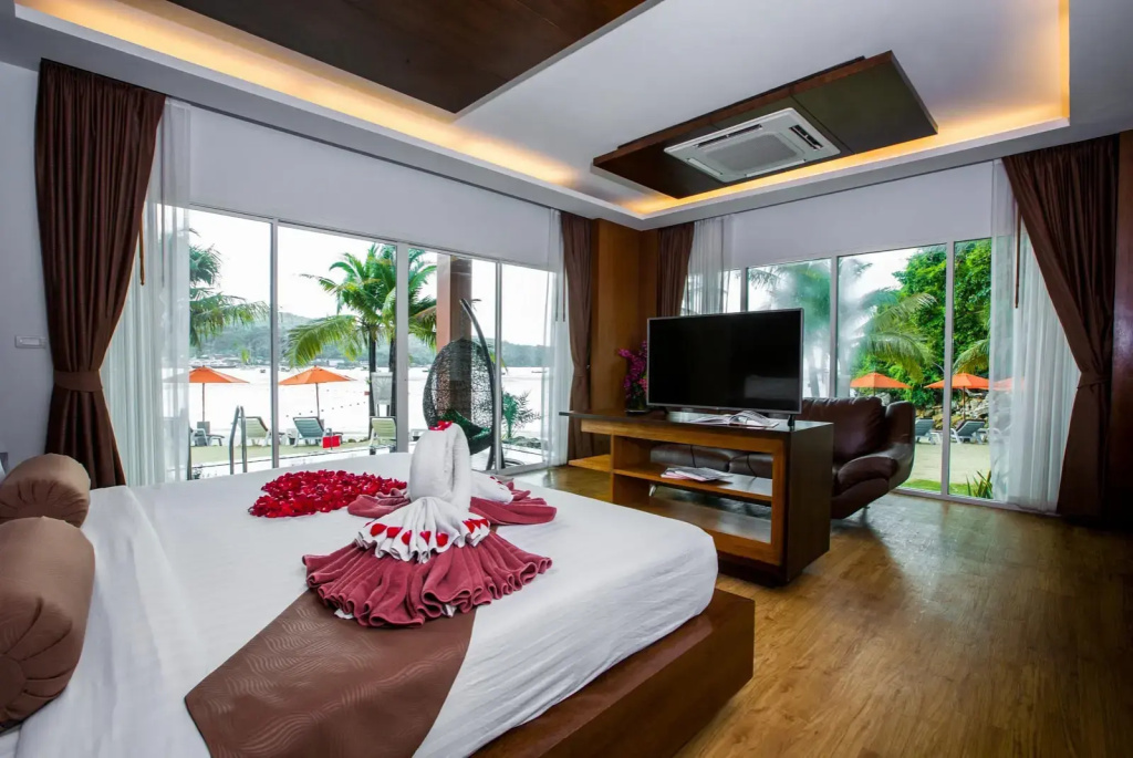 Двухместный номер Luxury рядом с пляжем (двуспальная кровать) в Phi Phi Cliff Beach Resort