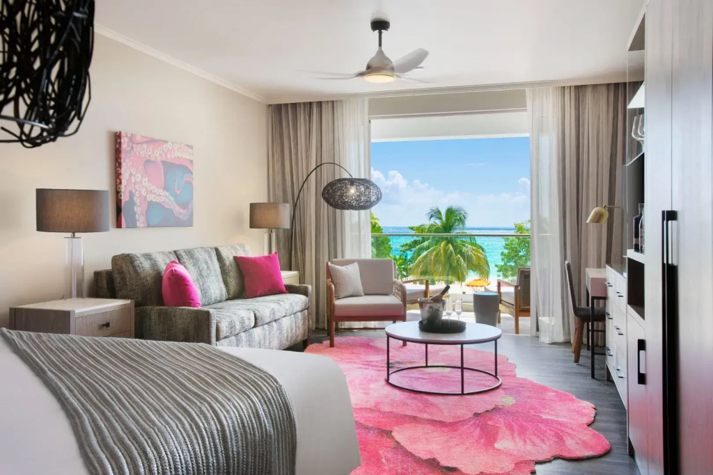 2 Bedrooms Luxury Sunrise building (Adults Only) Suite oceanfront