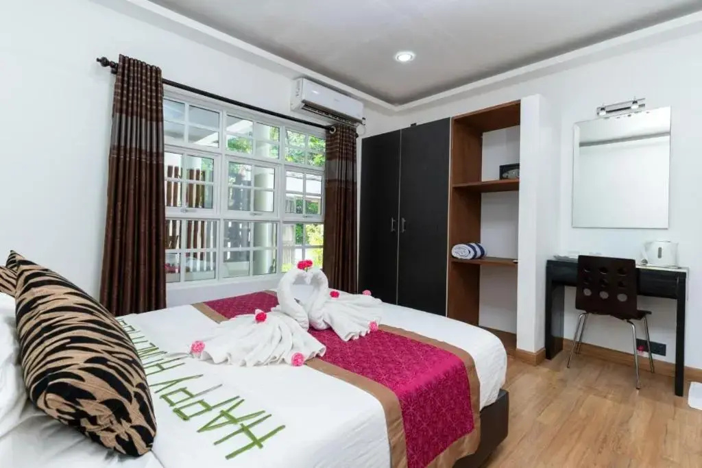 Deluxe Double room (full double bed)