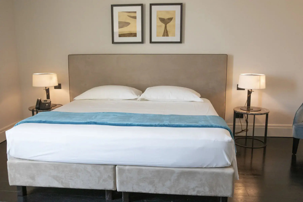 Deluxe Sea View Double room (full double bed)