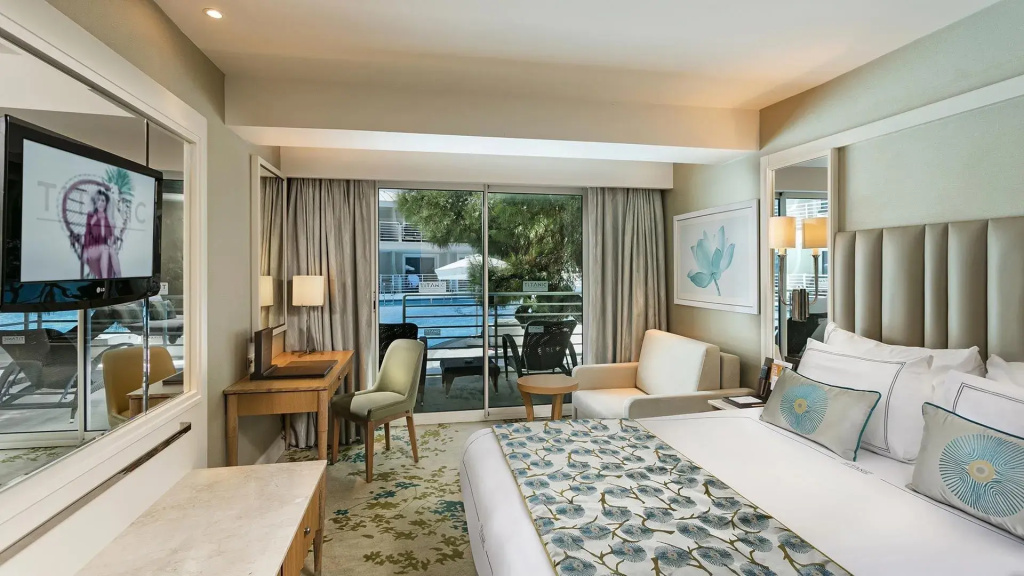 Standard Swim-up Annex Double room (full double bed)