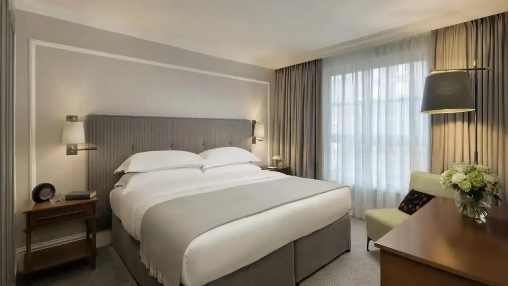 Executive Regency Double Suite (full double bed)