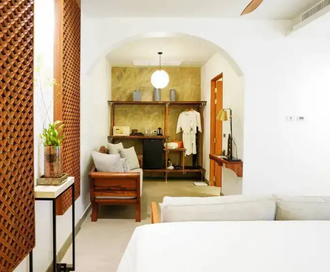 Deluxe Double Suite (full double bed)