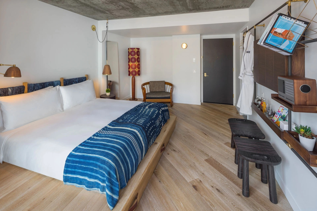 Double Junior Suite (full double bed)