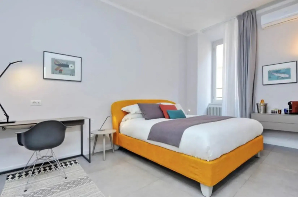 Double Suite (full double bed)