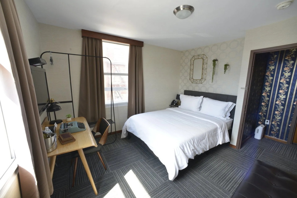 Superior Double room (full double bed)