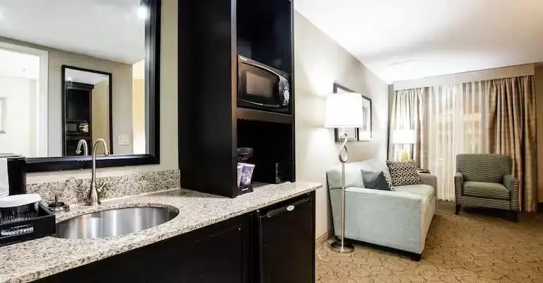 Embassy Suites by Hilton Memphis East Germantown Area - Chambres
