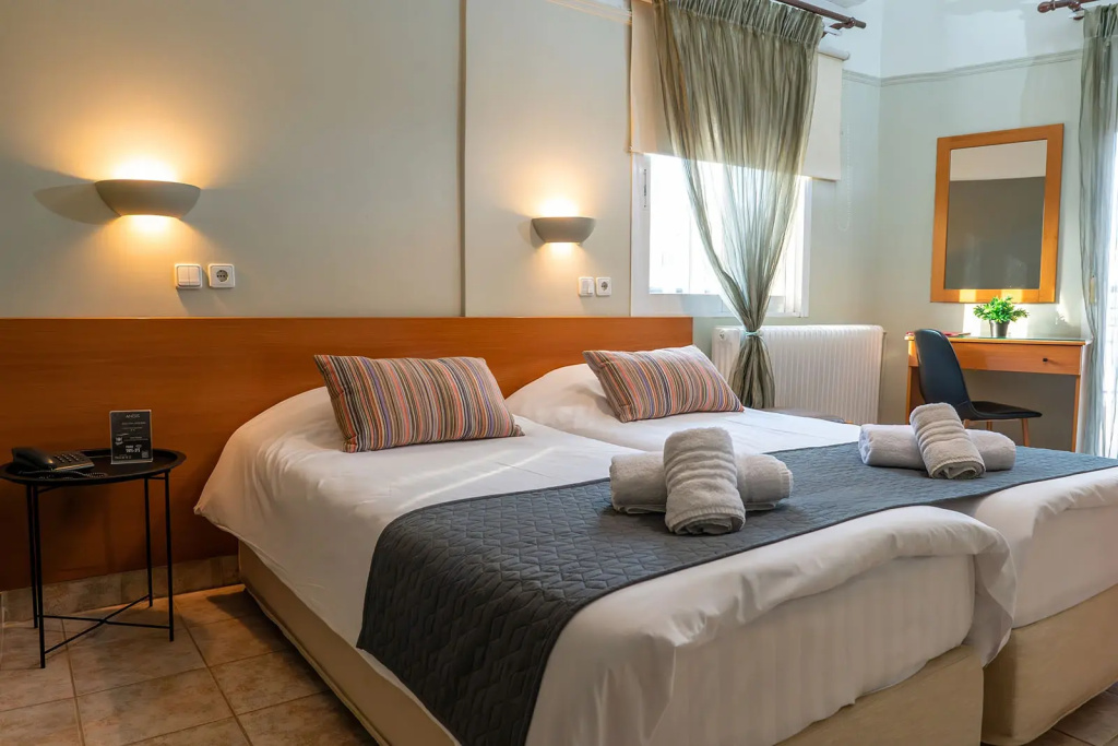Double room (full double bed)