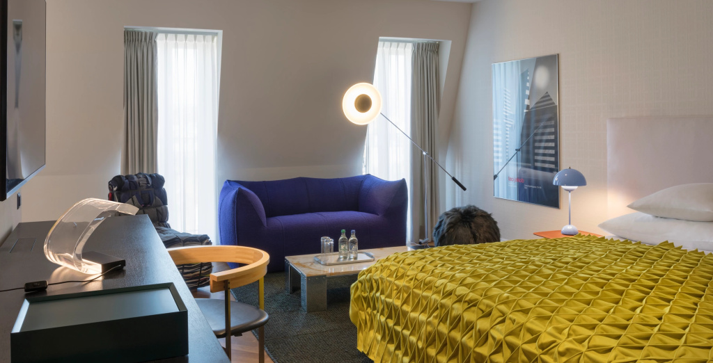 Timeless Design Double Studio full double bed
