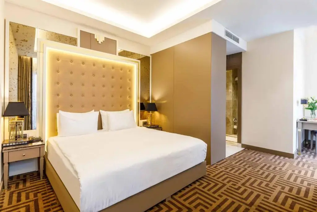 Double Suite with balcony and with sea view full double bed