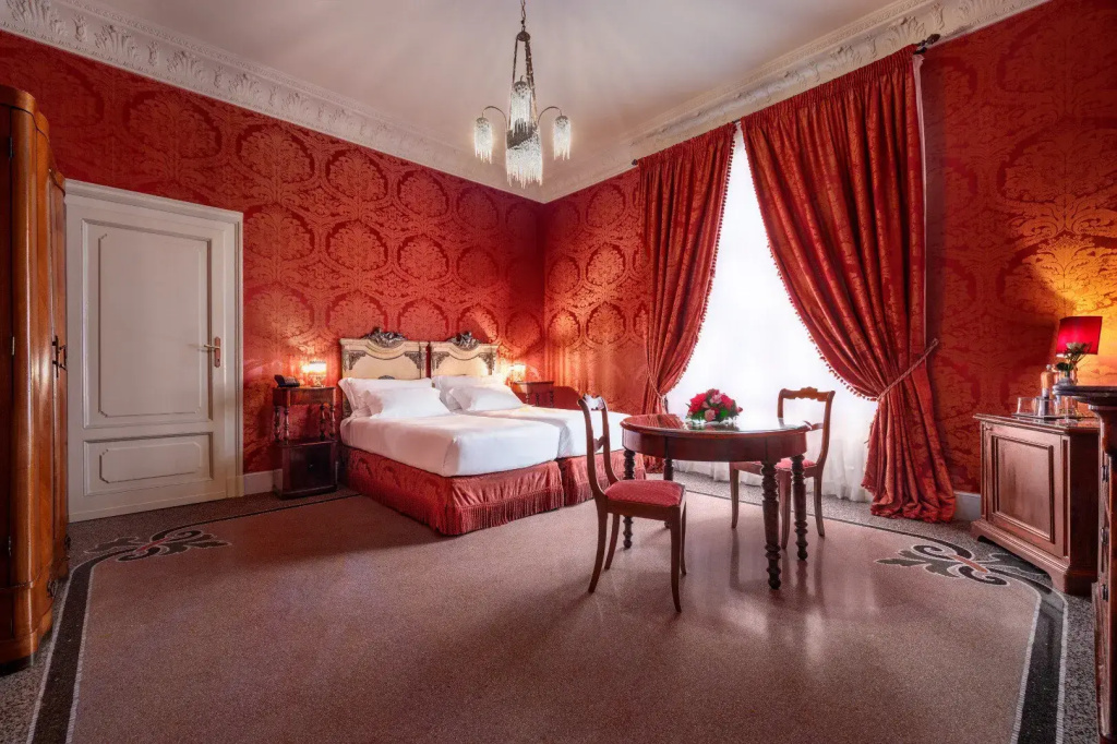 Deluxe Double room (twin beds)