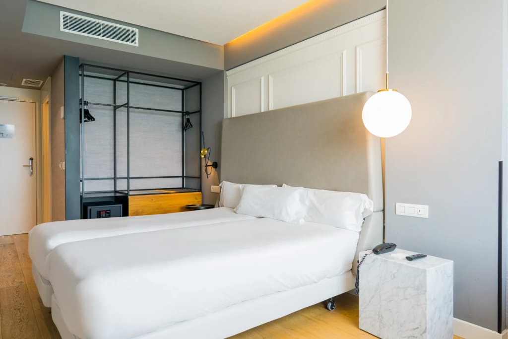 Standard Double room with view (full double bed)