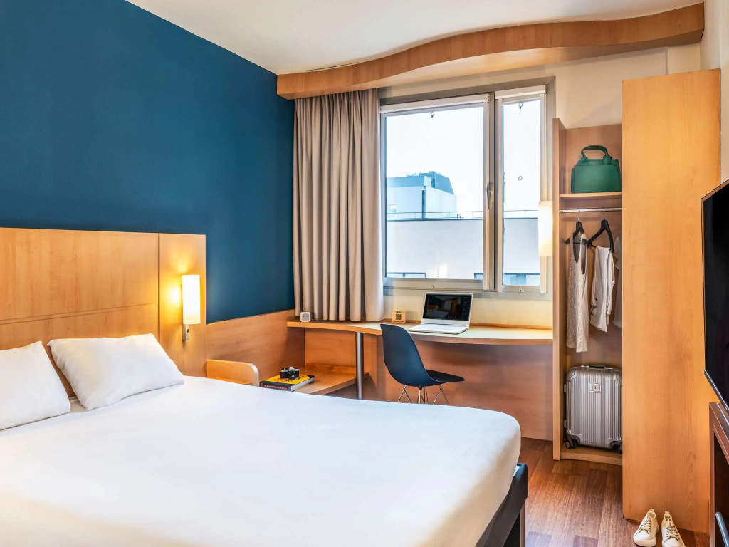 ibis Barcelona Pza Glories 22 Room Type - Double room (full double bed)