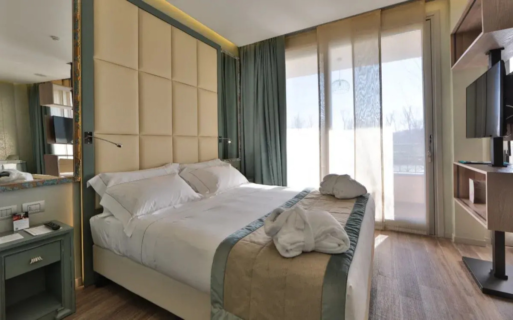 Двухместный полулюкс Wellness Resort двуспальная кровать в Hotel Ville sull'Arno