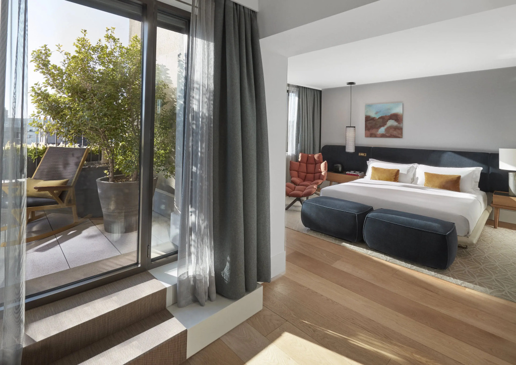 Barcelona Double Suite (full double bed)