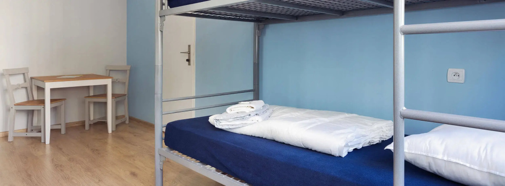 Sextuple room