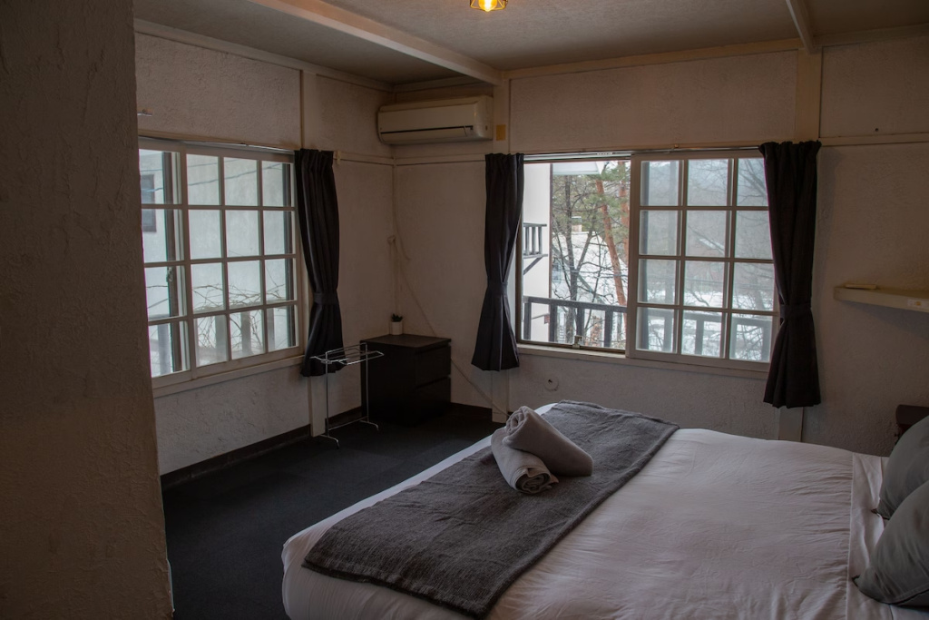 Standard Double room (full double bed)