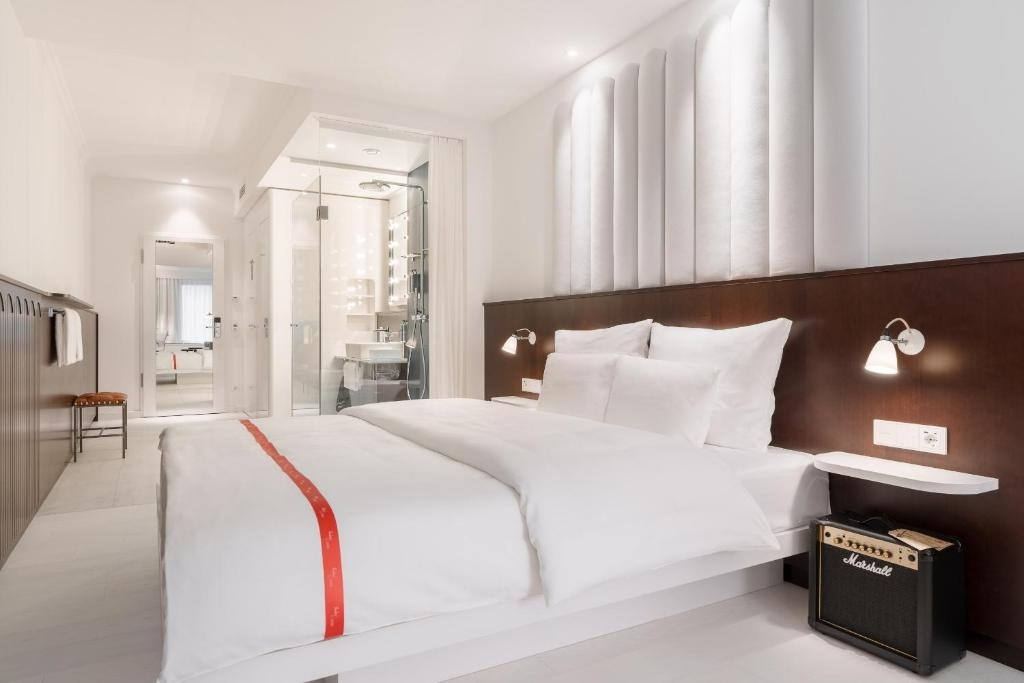 Resident Double room (full double bed)