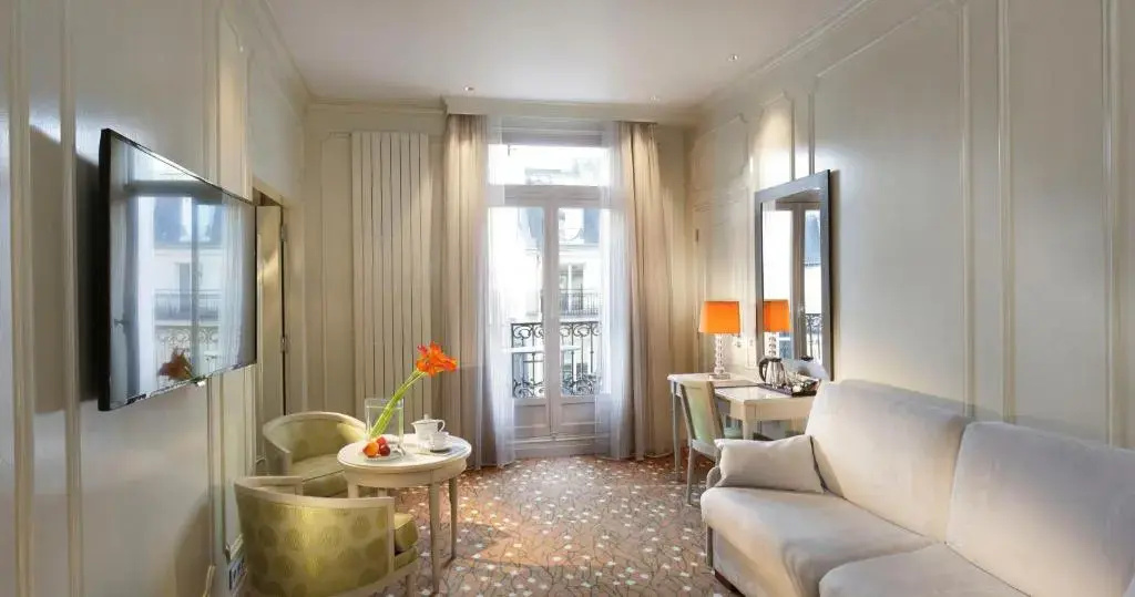 Chateau Frontenac Hotel  75