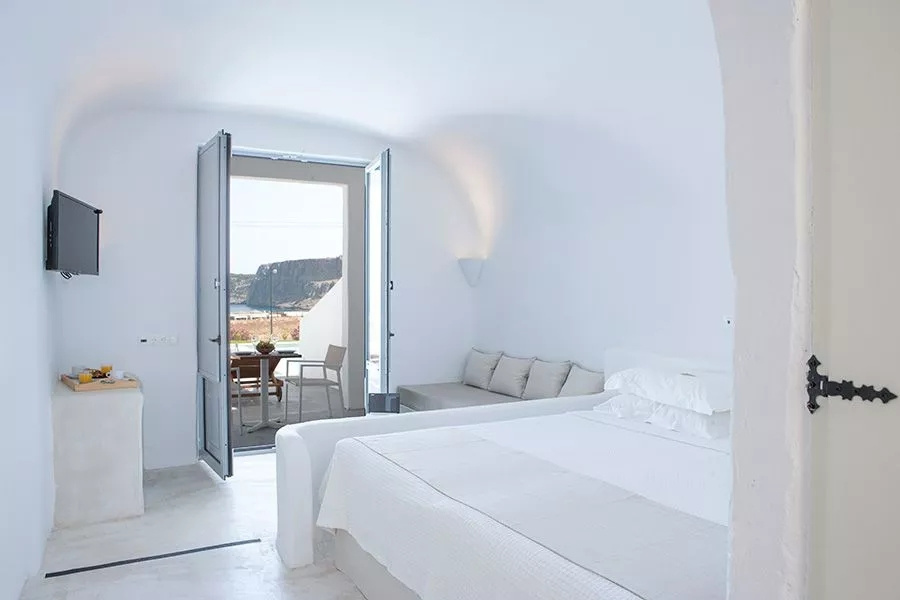 Superior With Private Pool Triple room