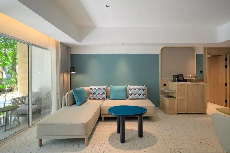 Люкс Premium с 2 комнатами с видом на бассейн в Centara Karon Resort Phuket