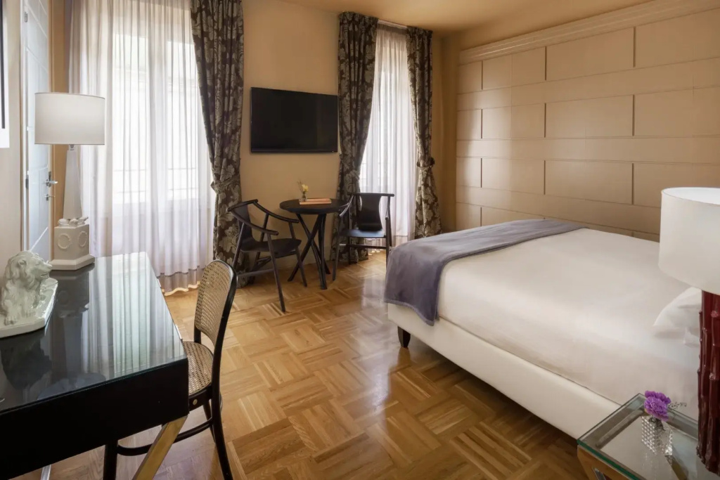 Hotel Number Nine Room Type - Deluxe Double room (full double bed)