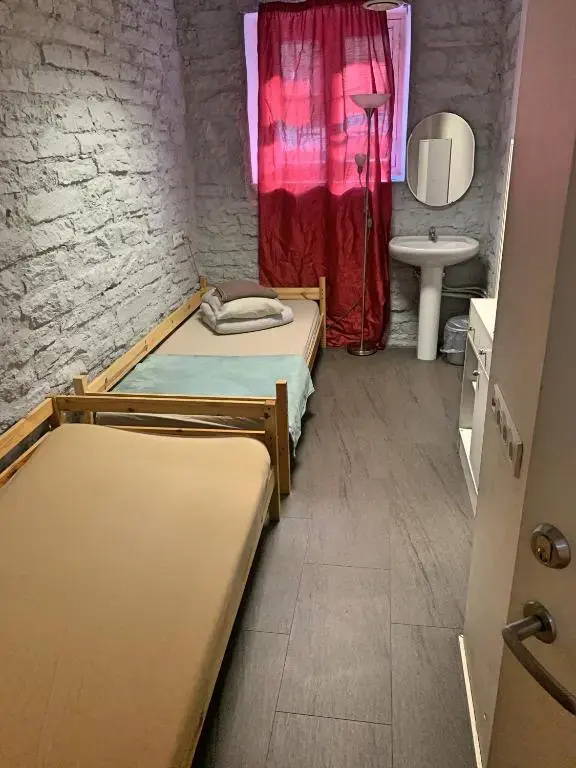 Bed in Dorm Semi-Basement (male dorm)