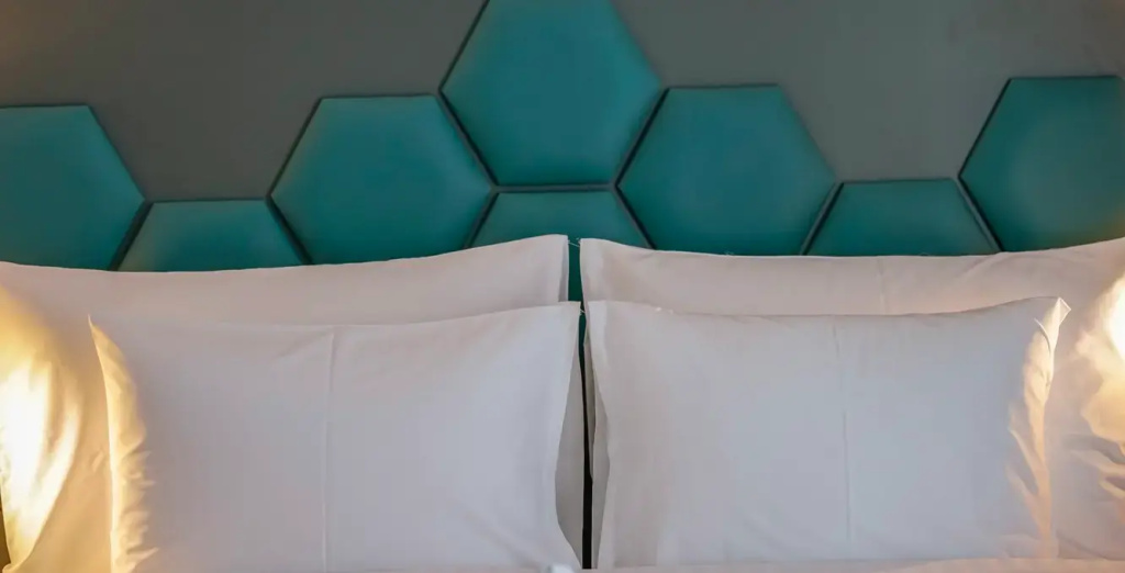 Deluxe Double room (full double bed)