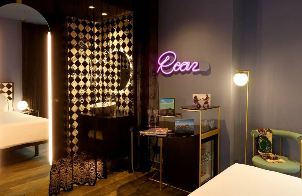 City Twin Axel room (twin beds)